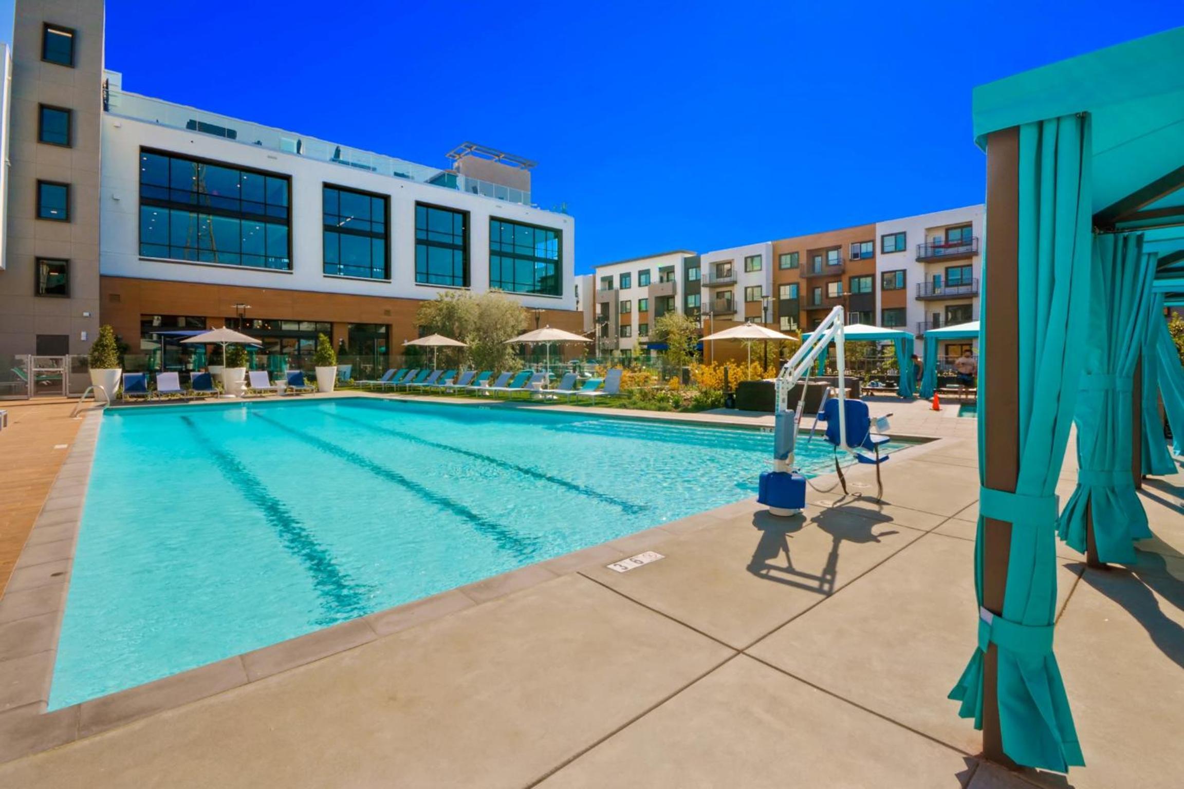 Global Luxury Suites in Menlo Park