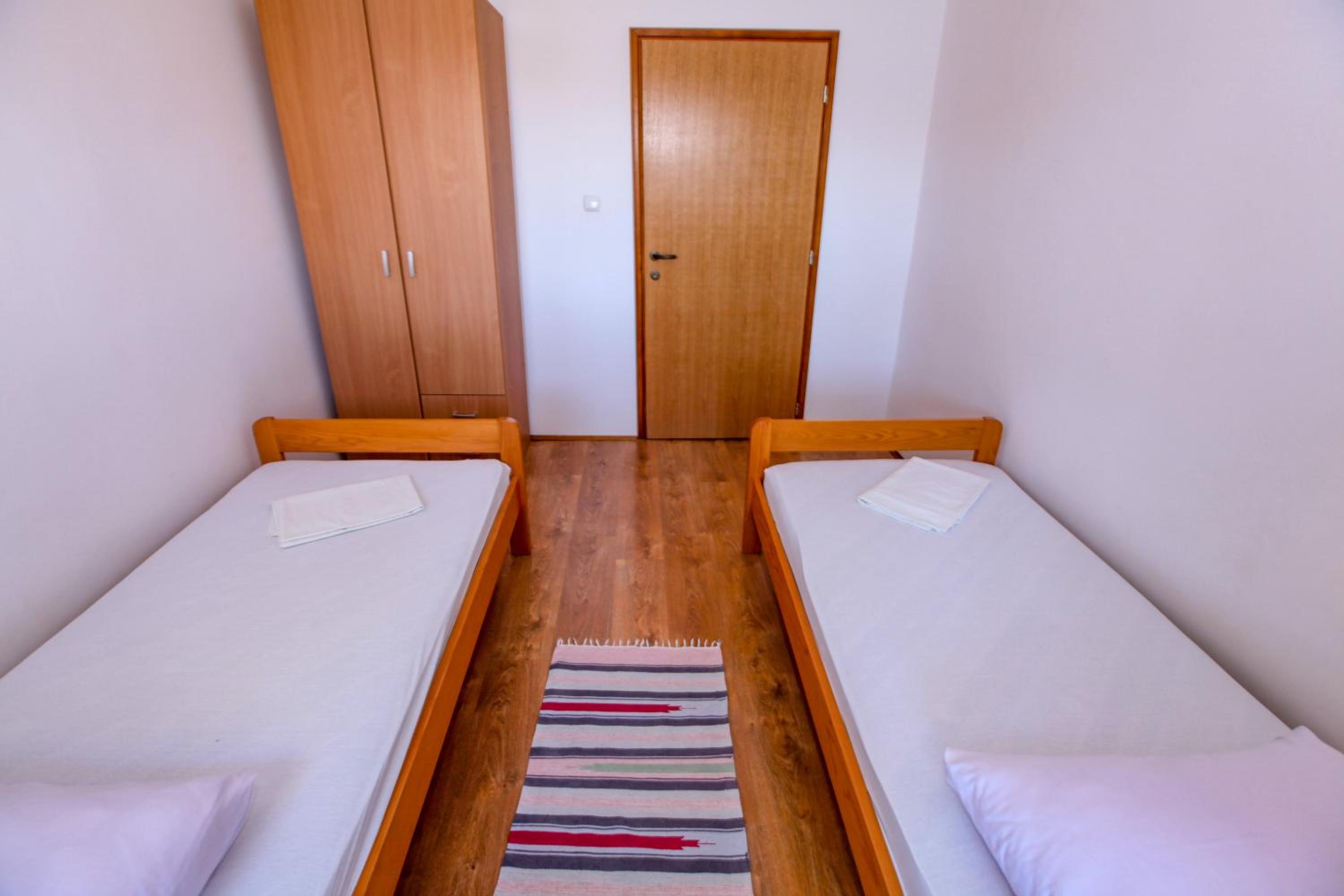 Apartments Dinko