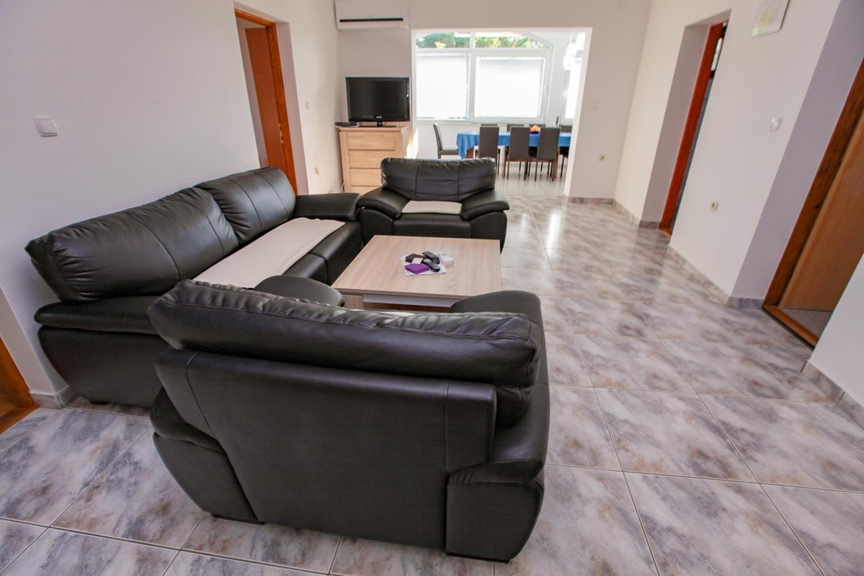 Apartments Dinko