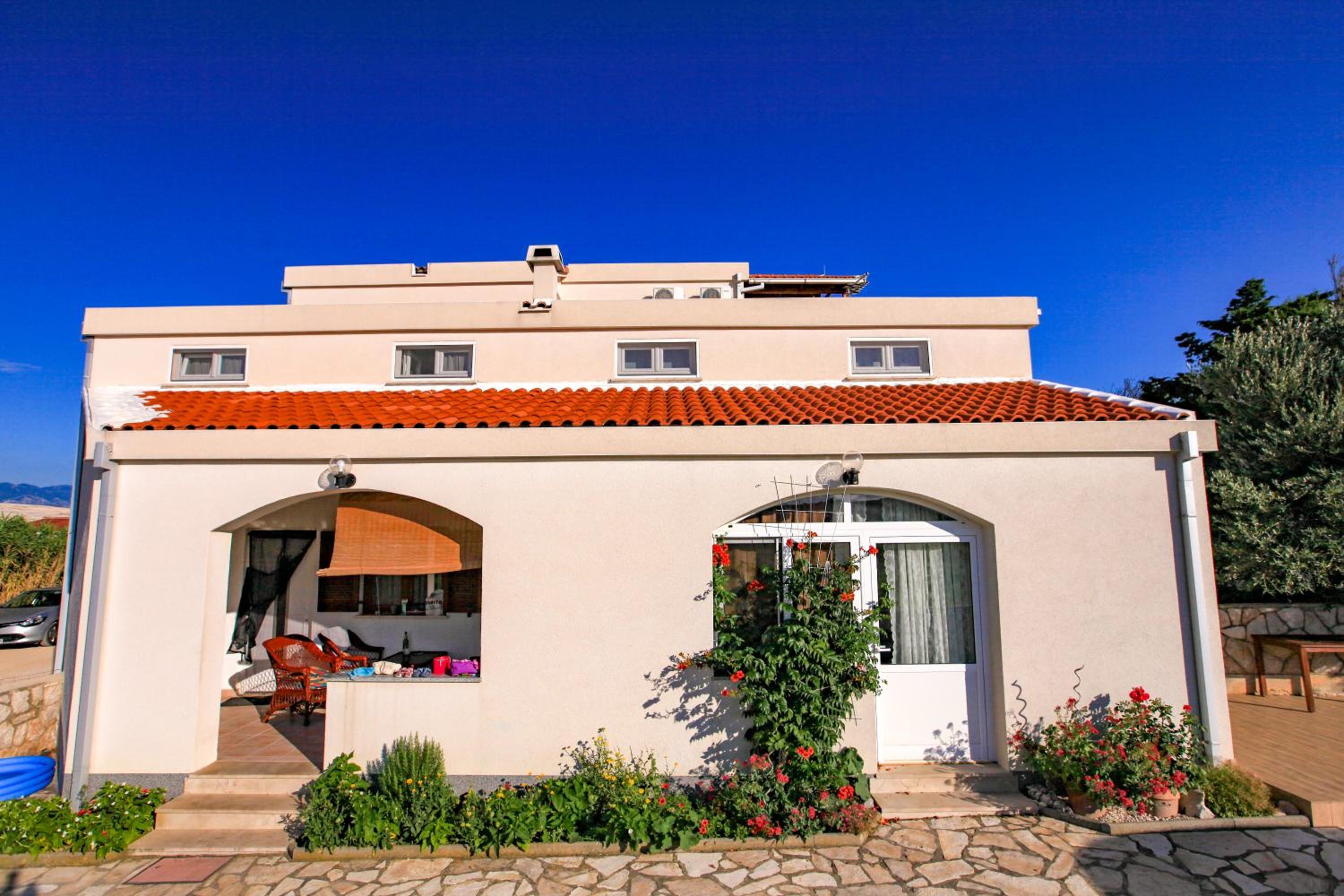 Apartments Dinko