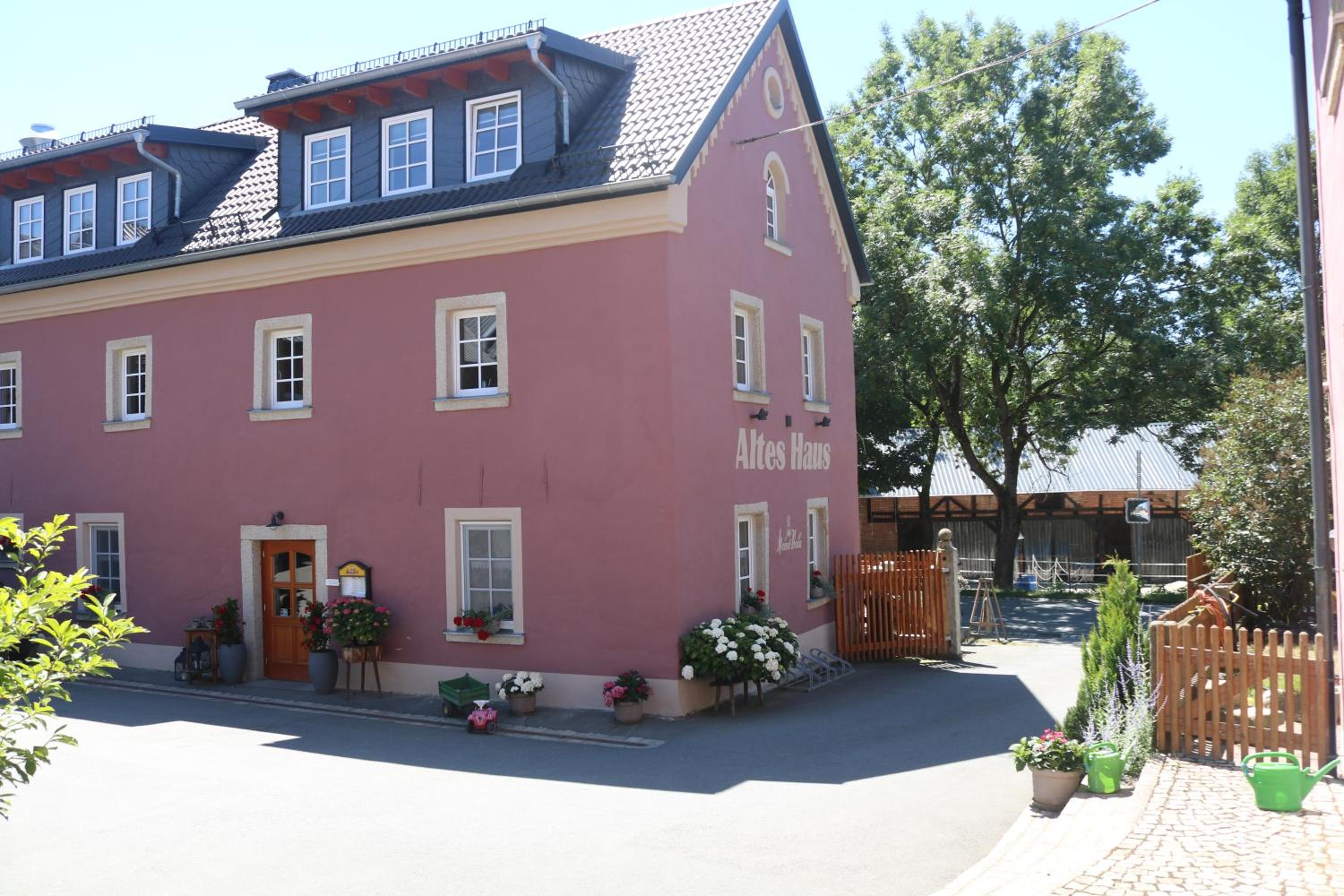 Altes -Haus view 2