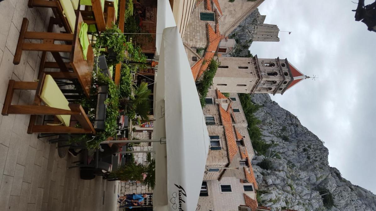 Apartments Galic Omis photo 2