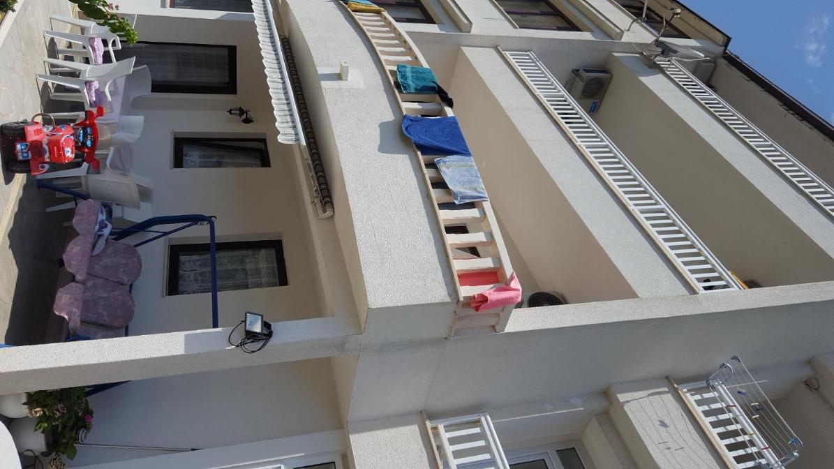 Apartments Galic Omis photo 5