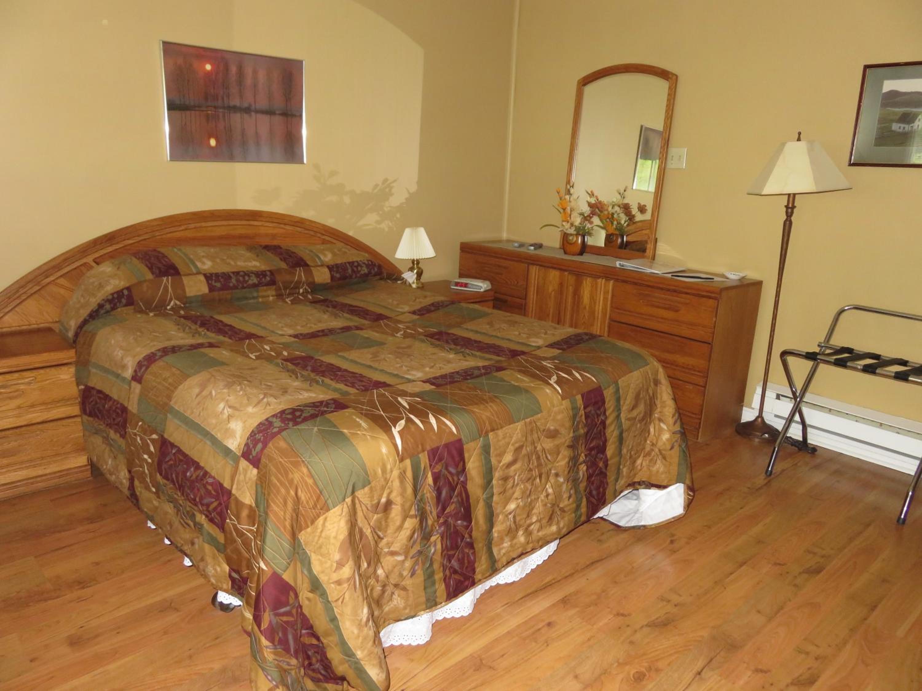 Lush's Cottages view 4