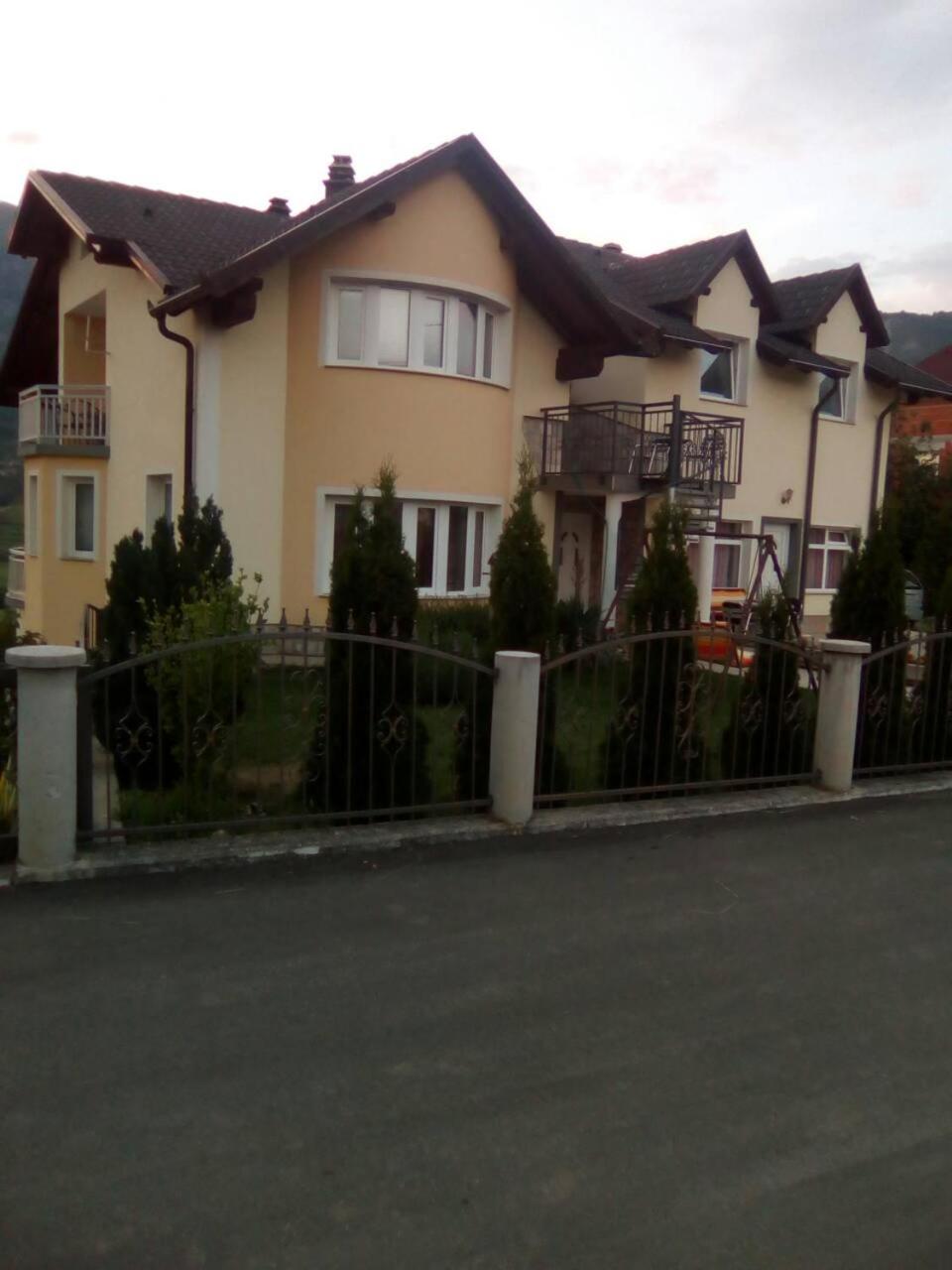 Rooms & Apartment Jozić