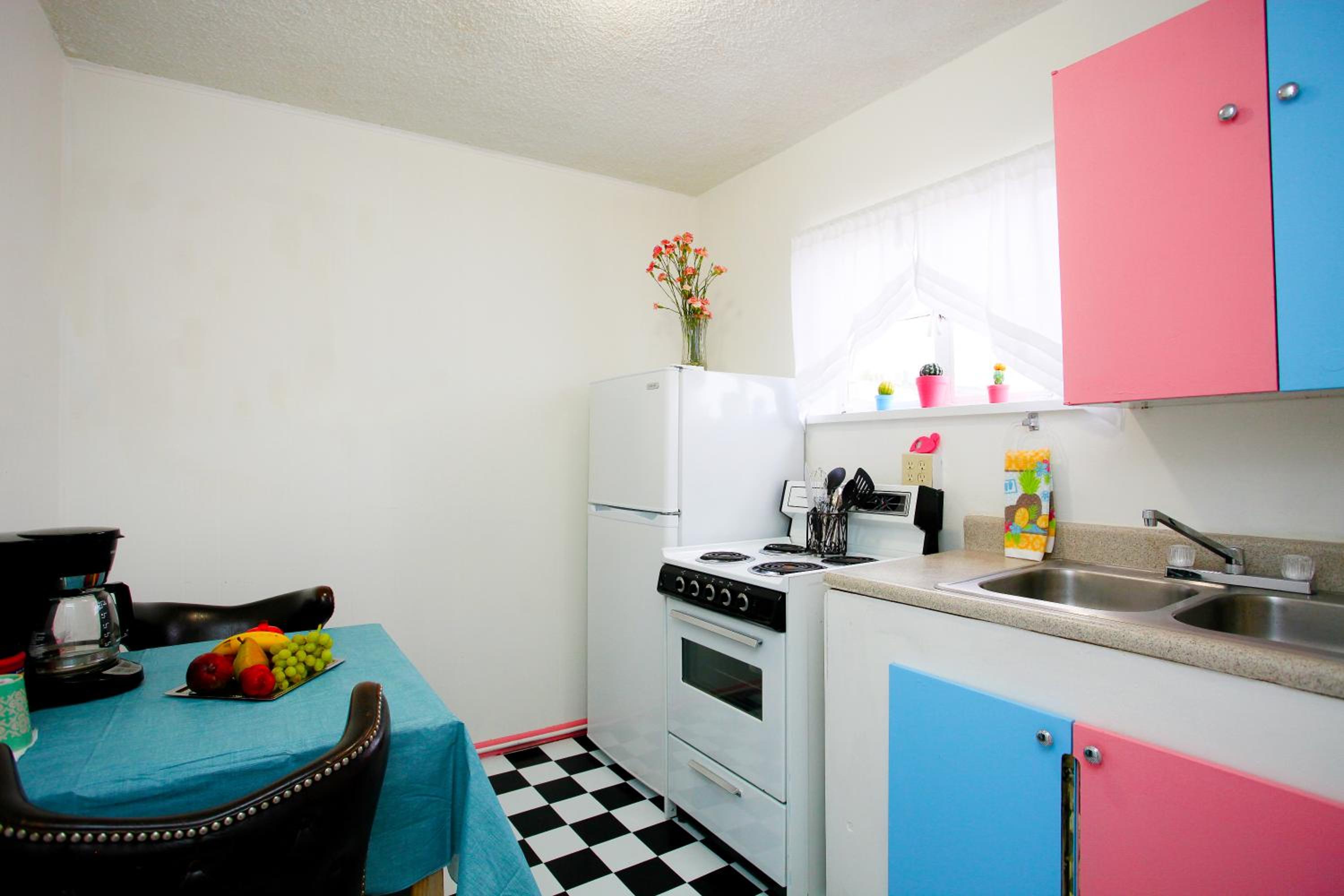 Brad's Desert Inn