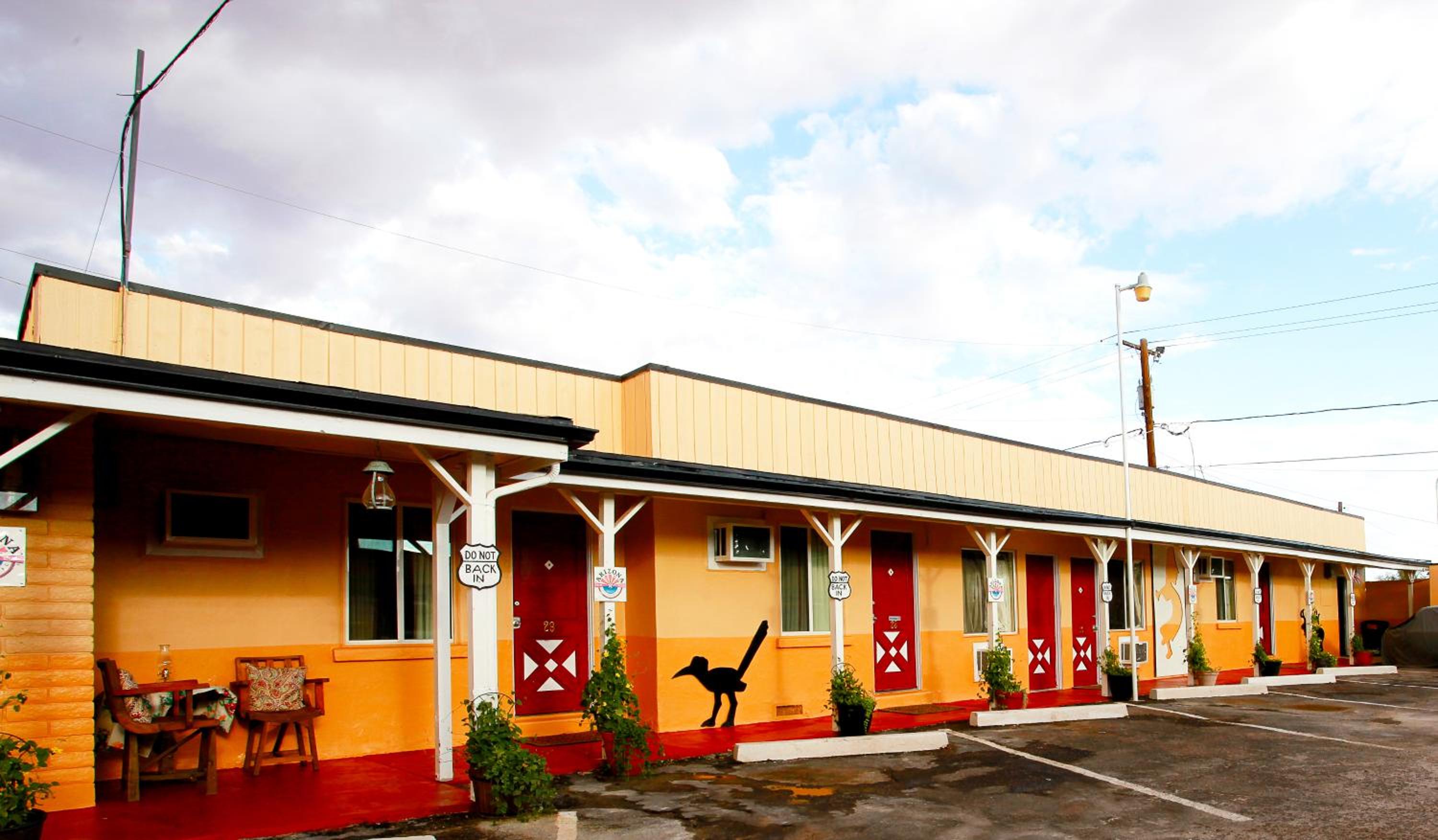 Holbrook Vacations - Brad's Desert Inn - Property Image 2
