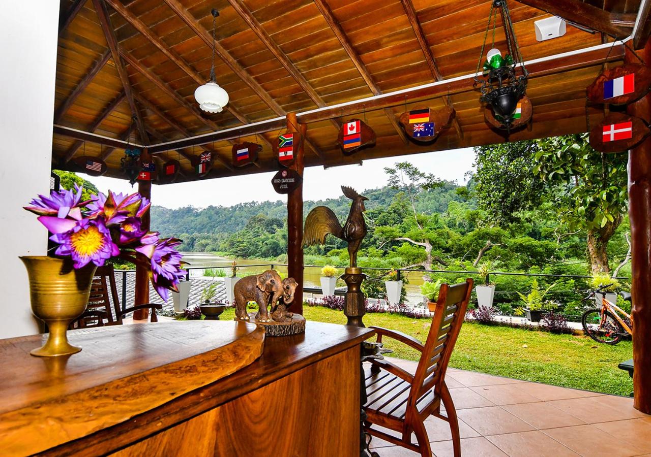 Thotupola Residence