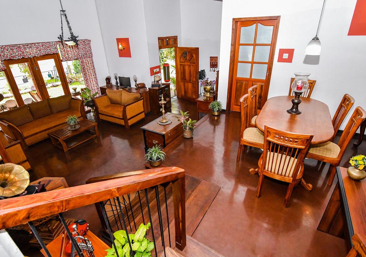 Thotupola Residence