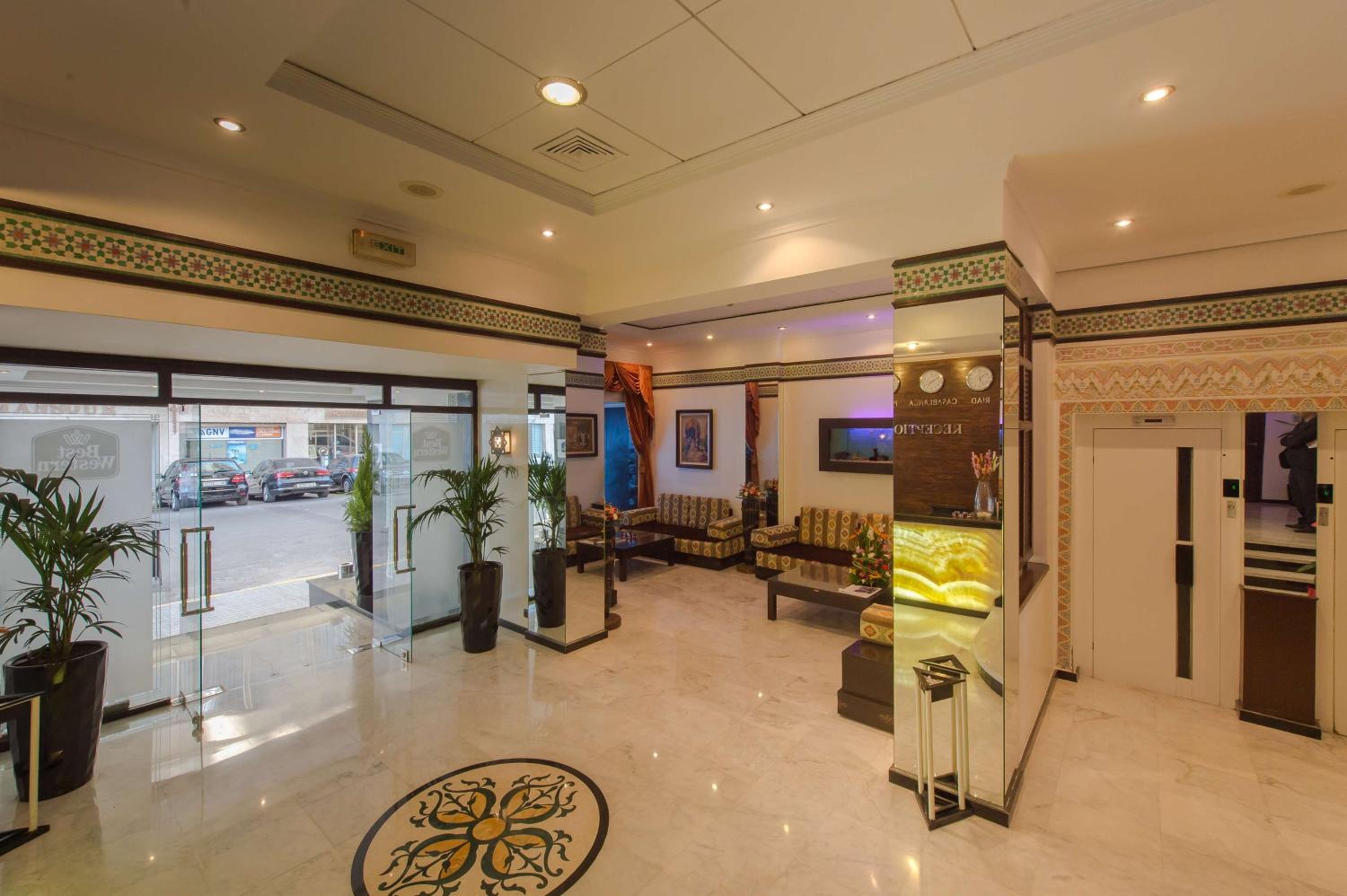 Reception & Lobby
