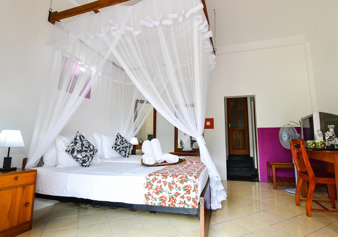 Thotupola Residence