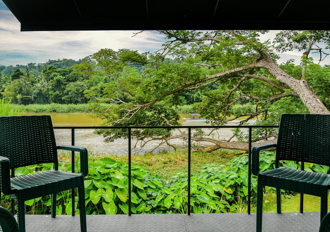 Thotupola Residence