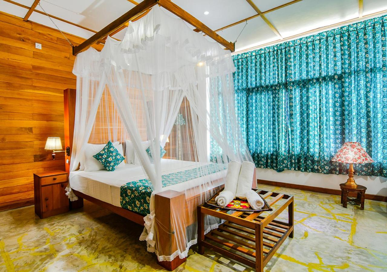 Thotupola Residence