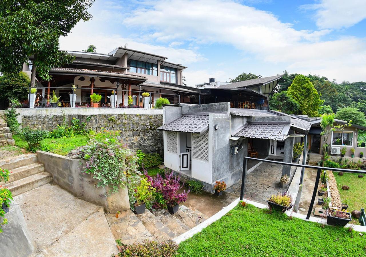 Thotupola Residence