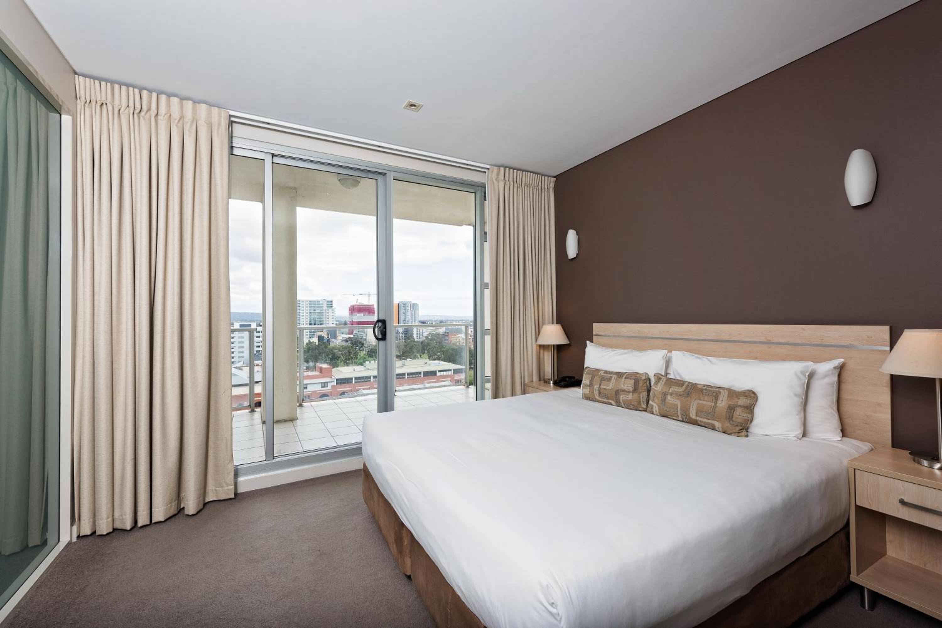 Embassy 2br free parking