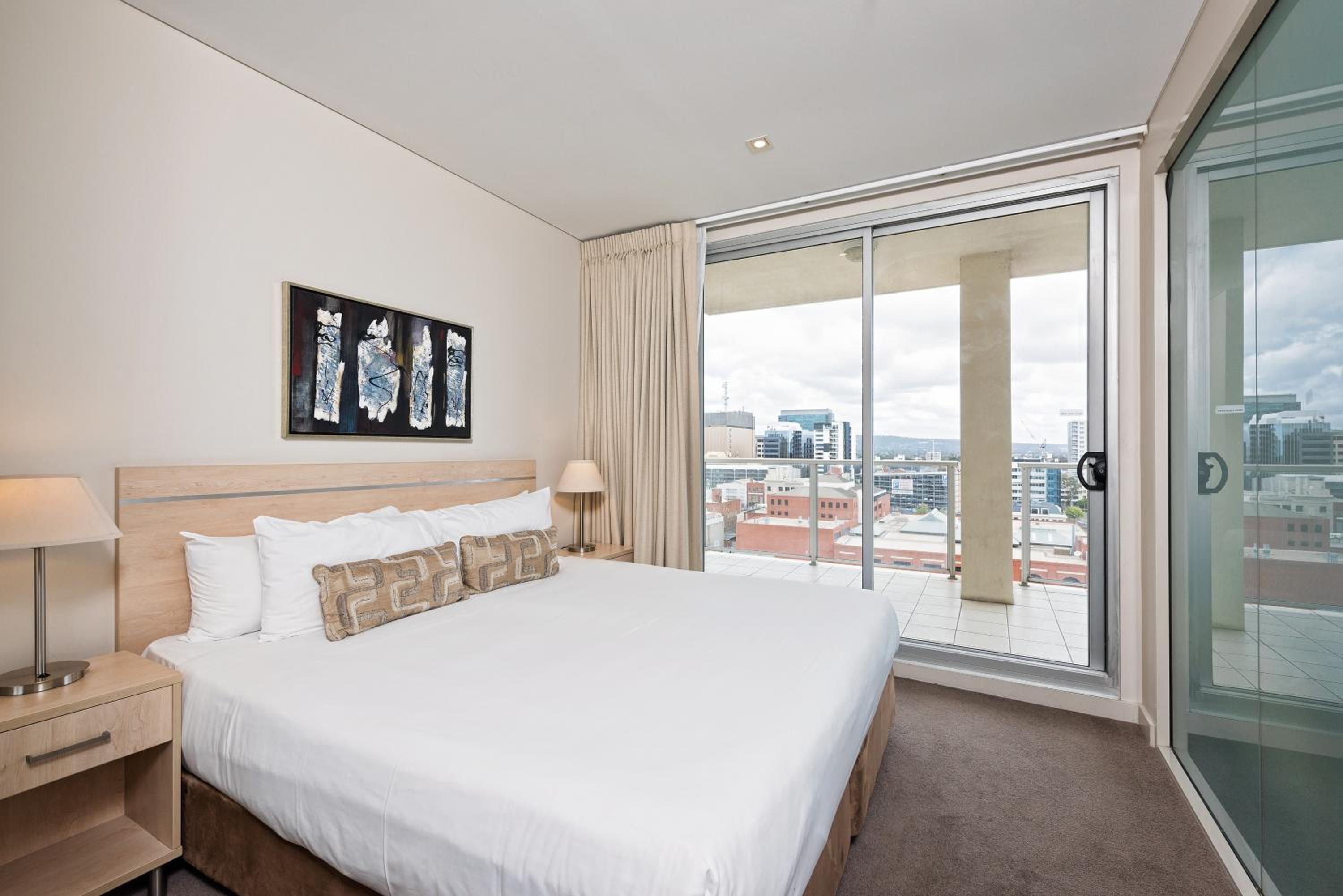 Embassy 2br free parking