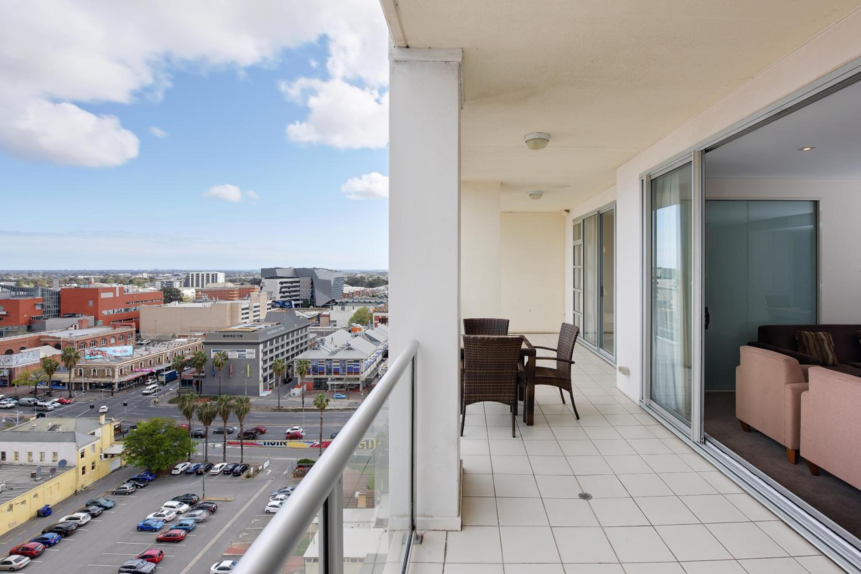 Embassy 2br free parking