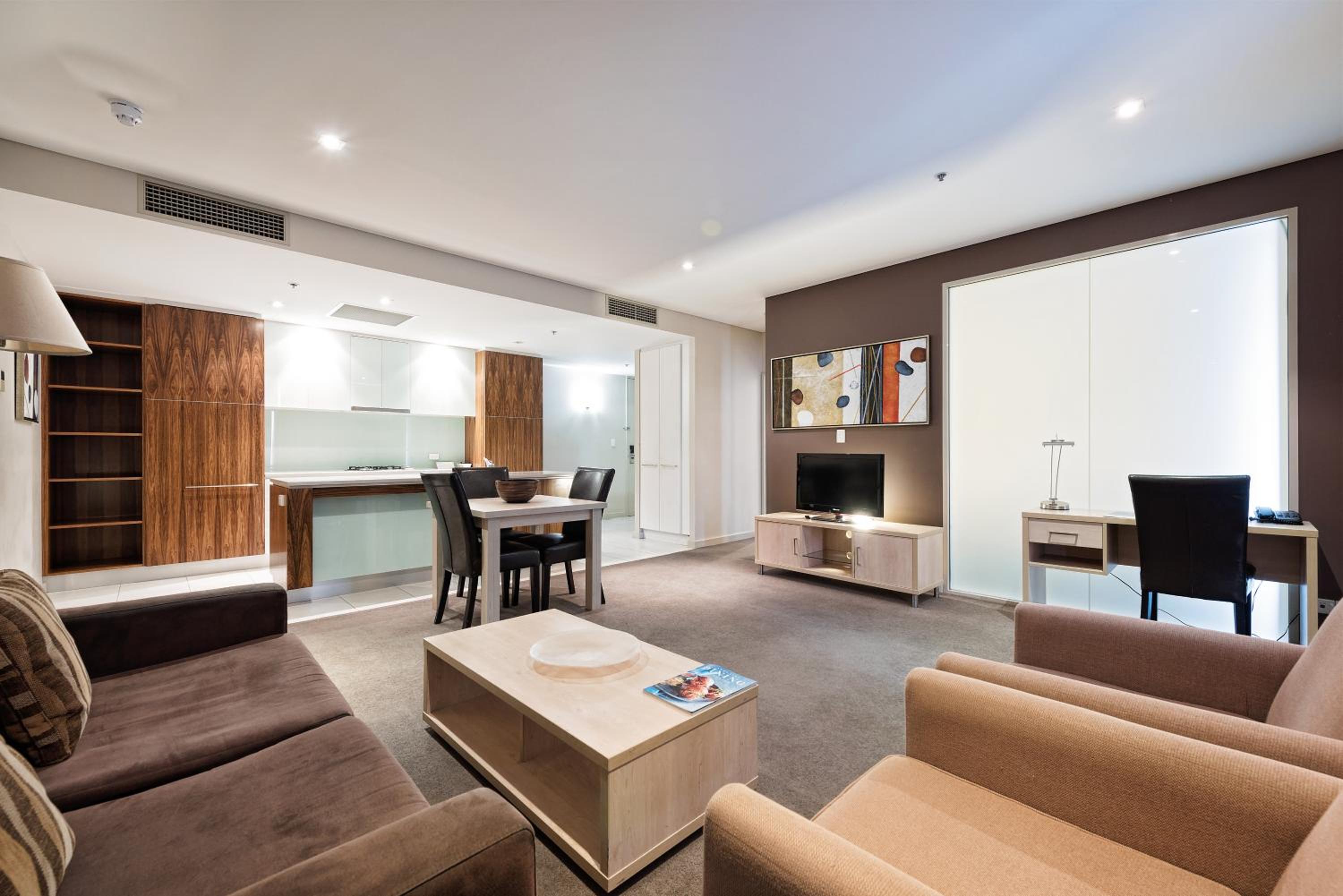 Embassy 2br free parking