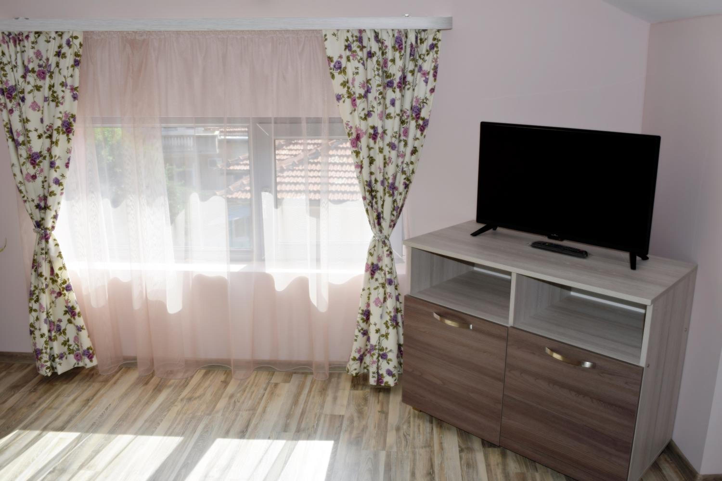 Family Hotel Neliya
