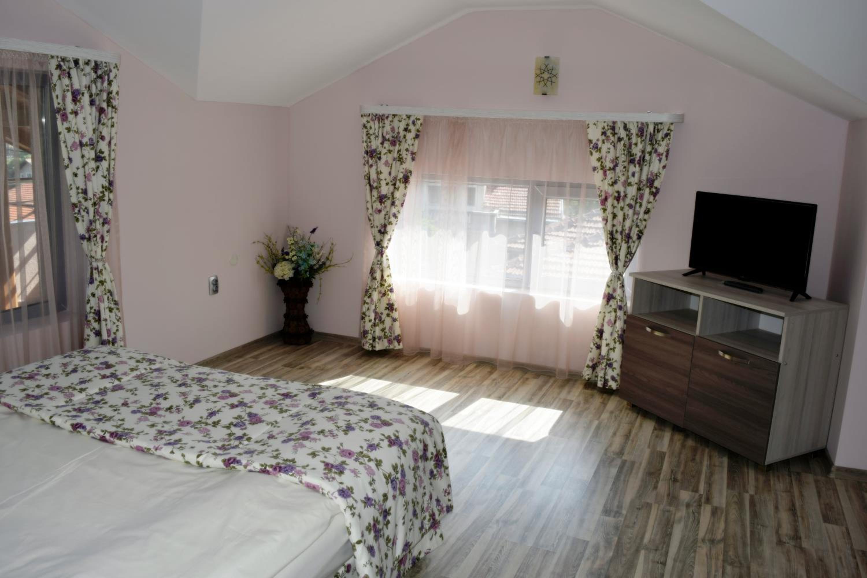 Family Hotel Neliya
