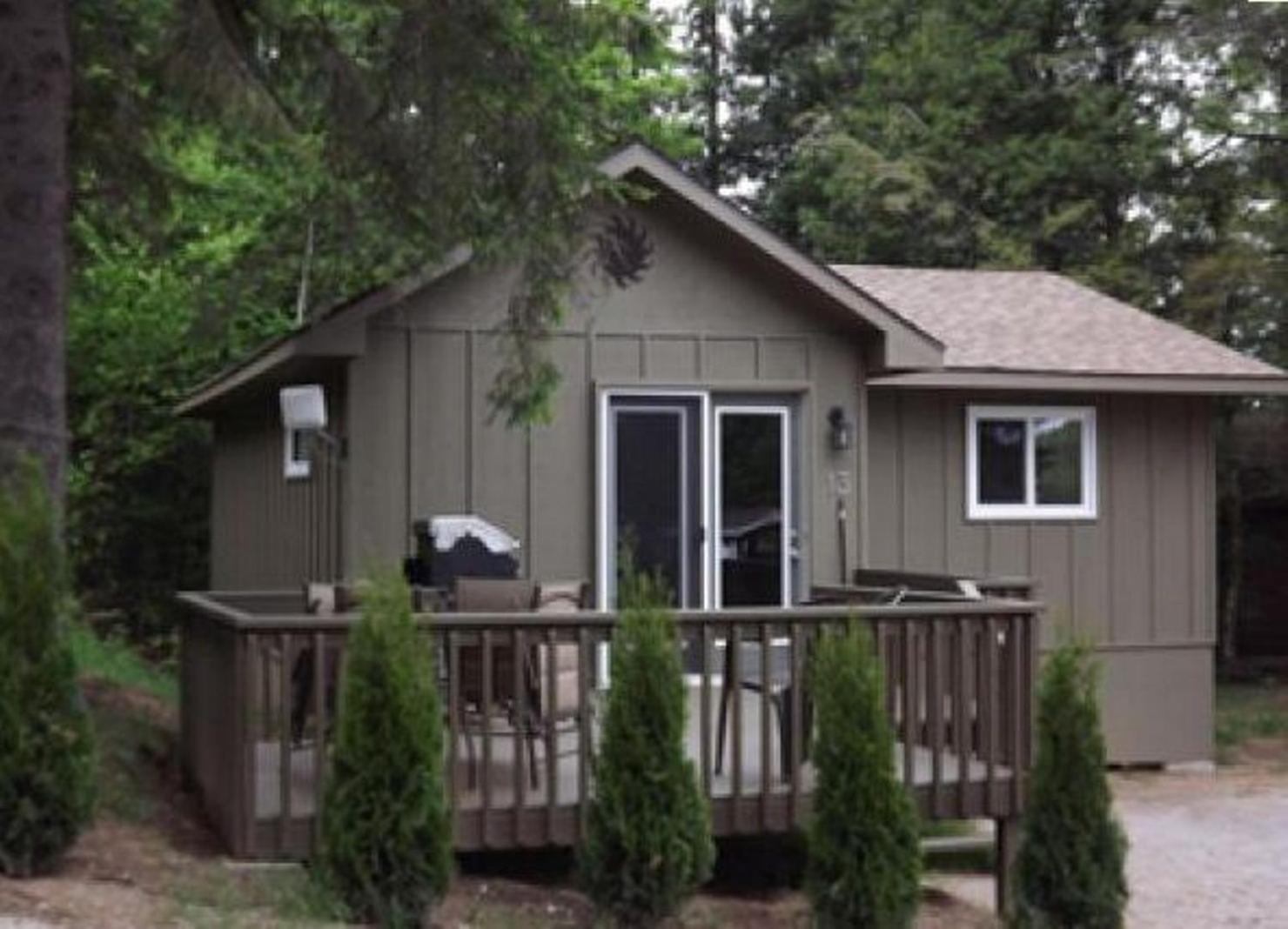 Cloverleaf Cottages