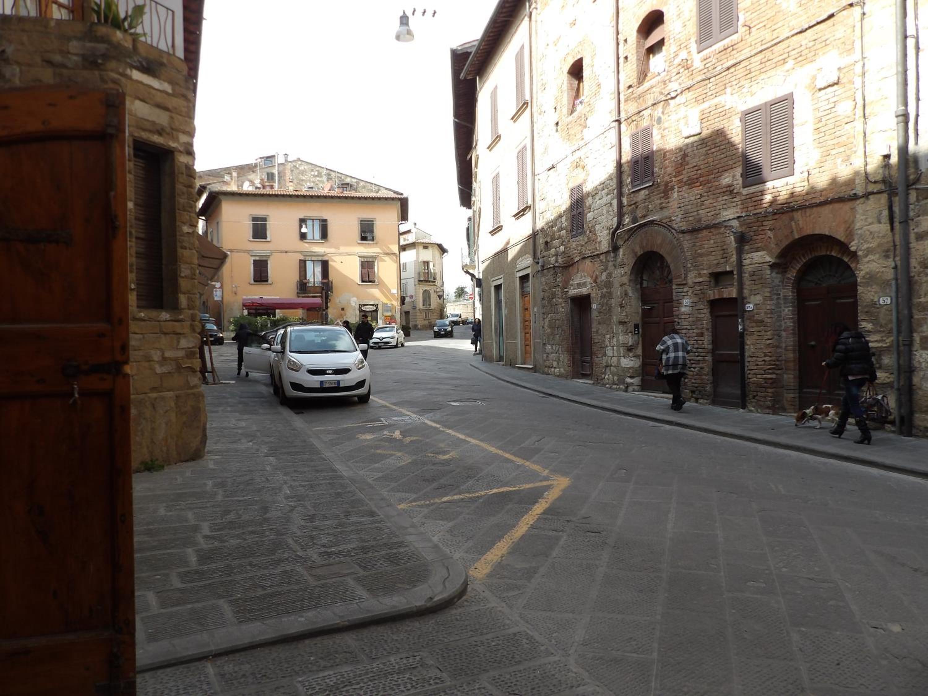 Cheap Apartment in The Old Village, photo 5