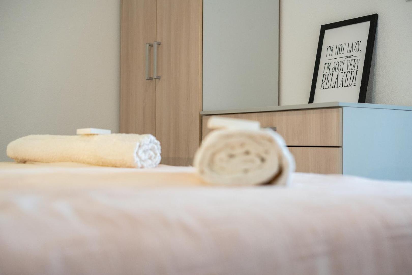 Apartmani D & J with Heated Pool & Stunning Sea View