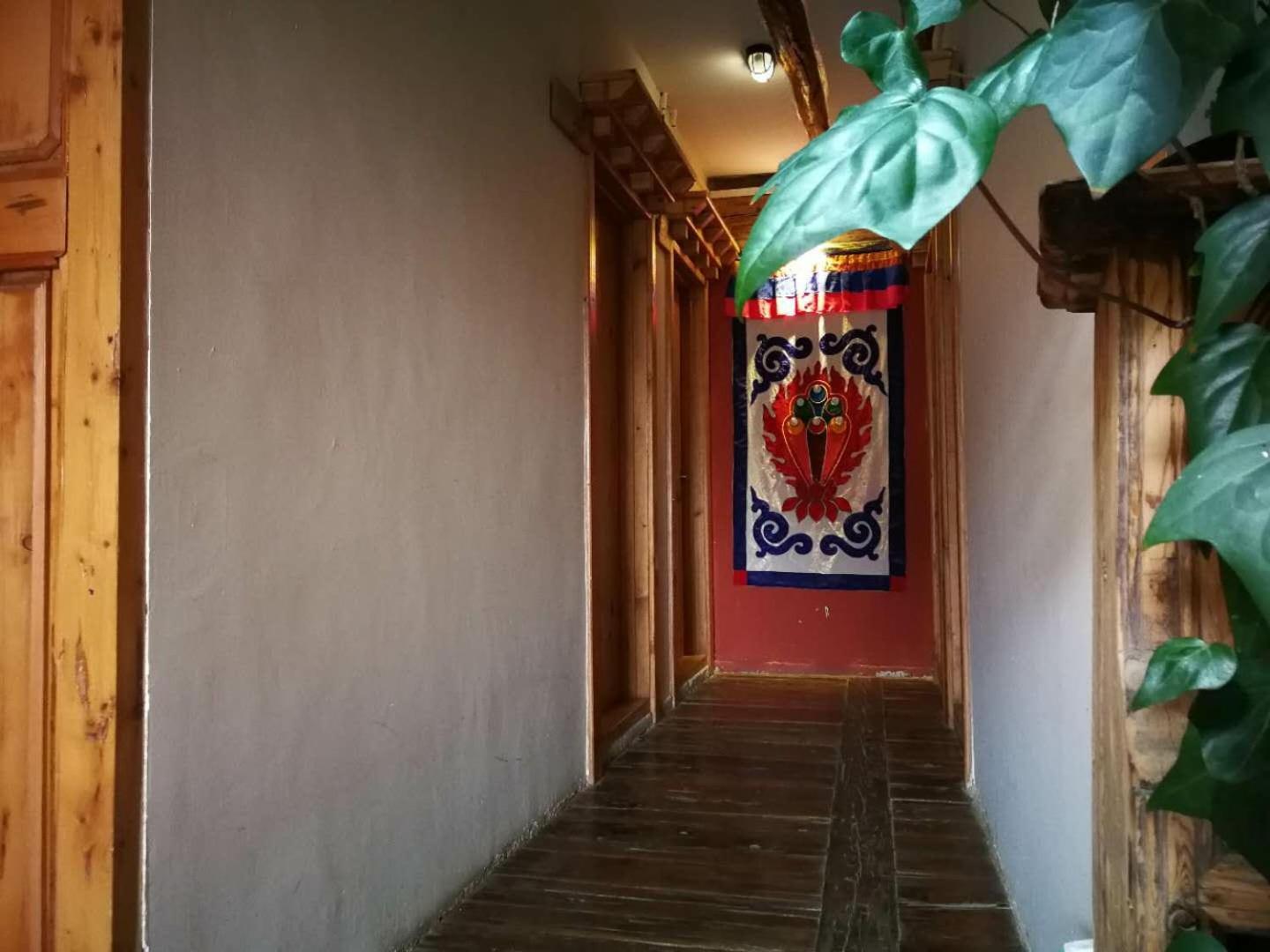 Courtyard Shangri-la 藏舍小院