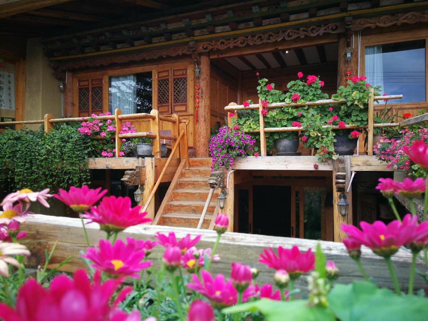 Courtyard Shangri-la 藏舍小院