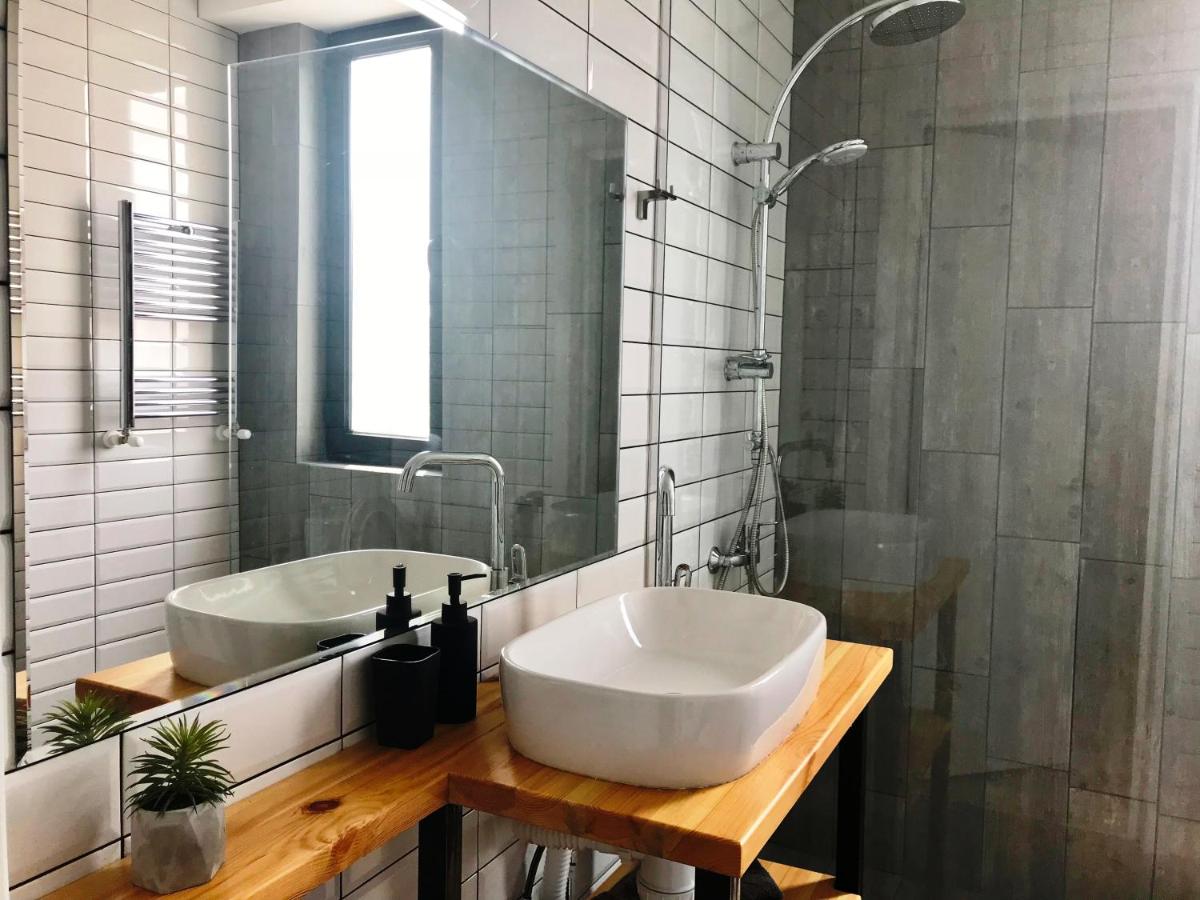 City Center Apartments by Happy Place