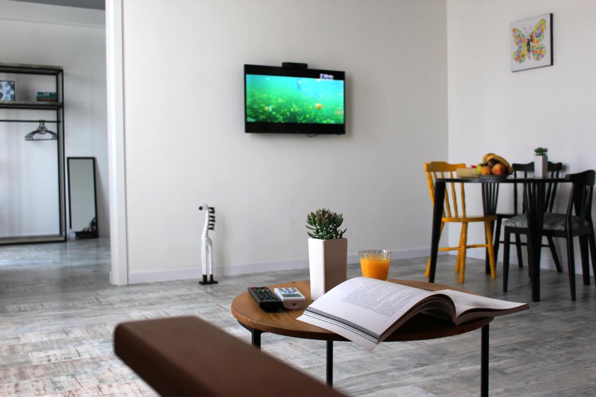 City Center Apartments by Happy Place