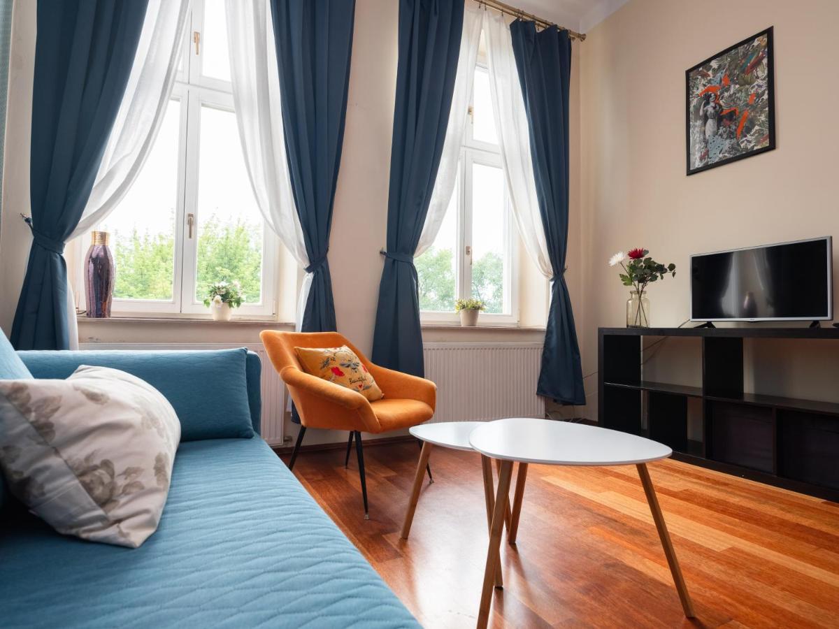 Wawel Apartments - Riverside Castle
