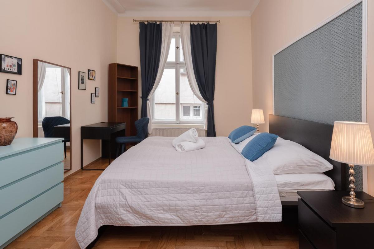 Wawel Apartments - Riverside Castle