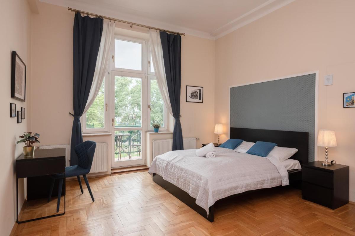 Wawel Apartments - Riverside Castle