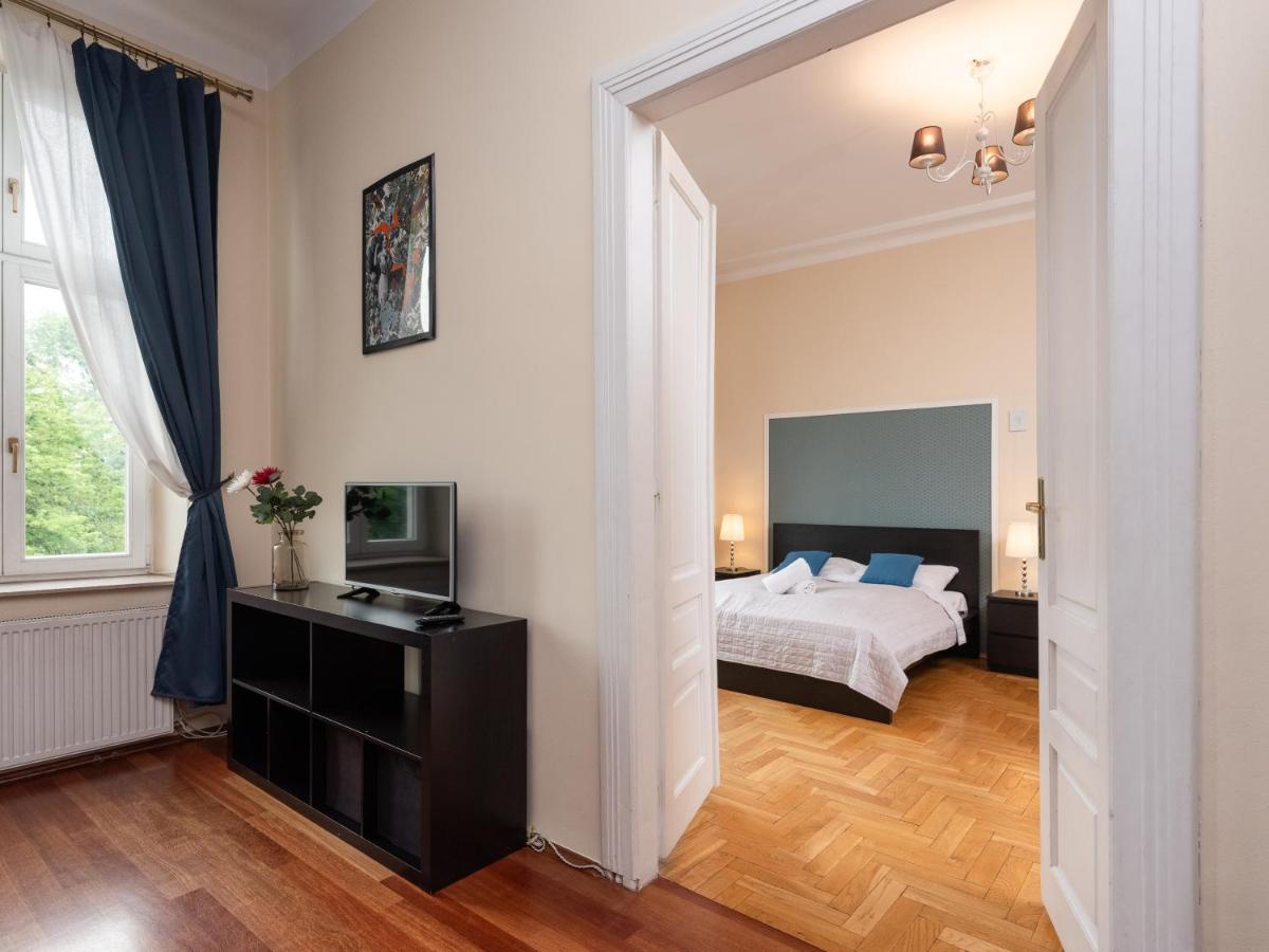 Wawel Apartments - Riverside Castle