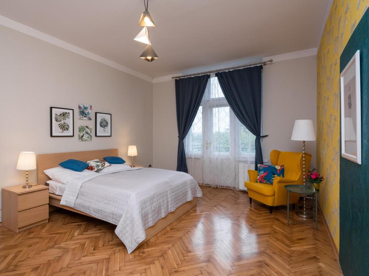 Wawel Apartments - Riverside Castle