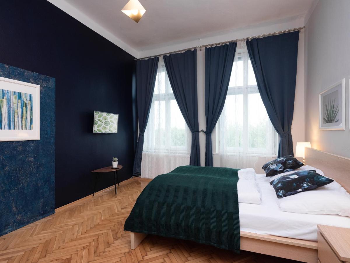 Wawel Apartments - Riverside Castle