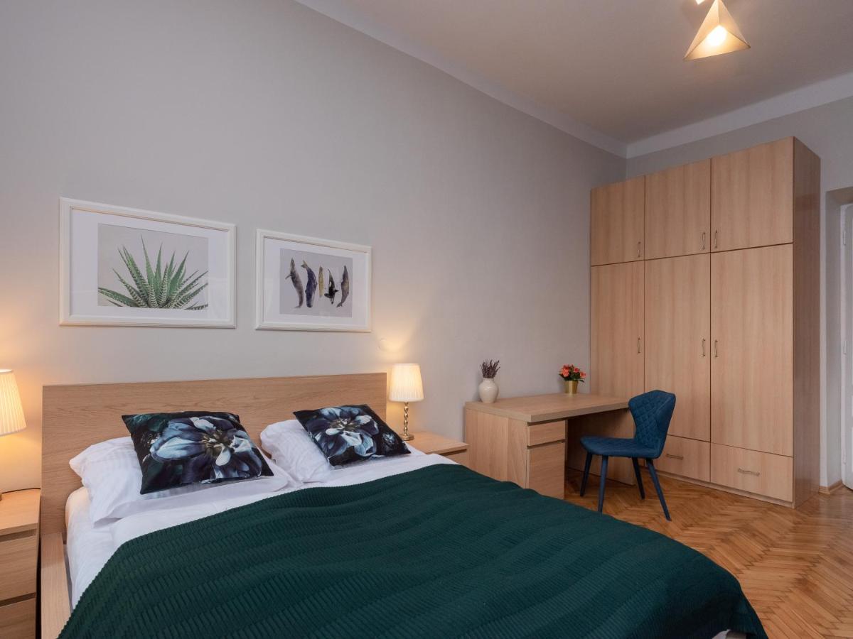 Wawel Apartments - Riverside Castle