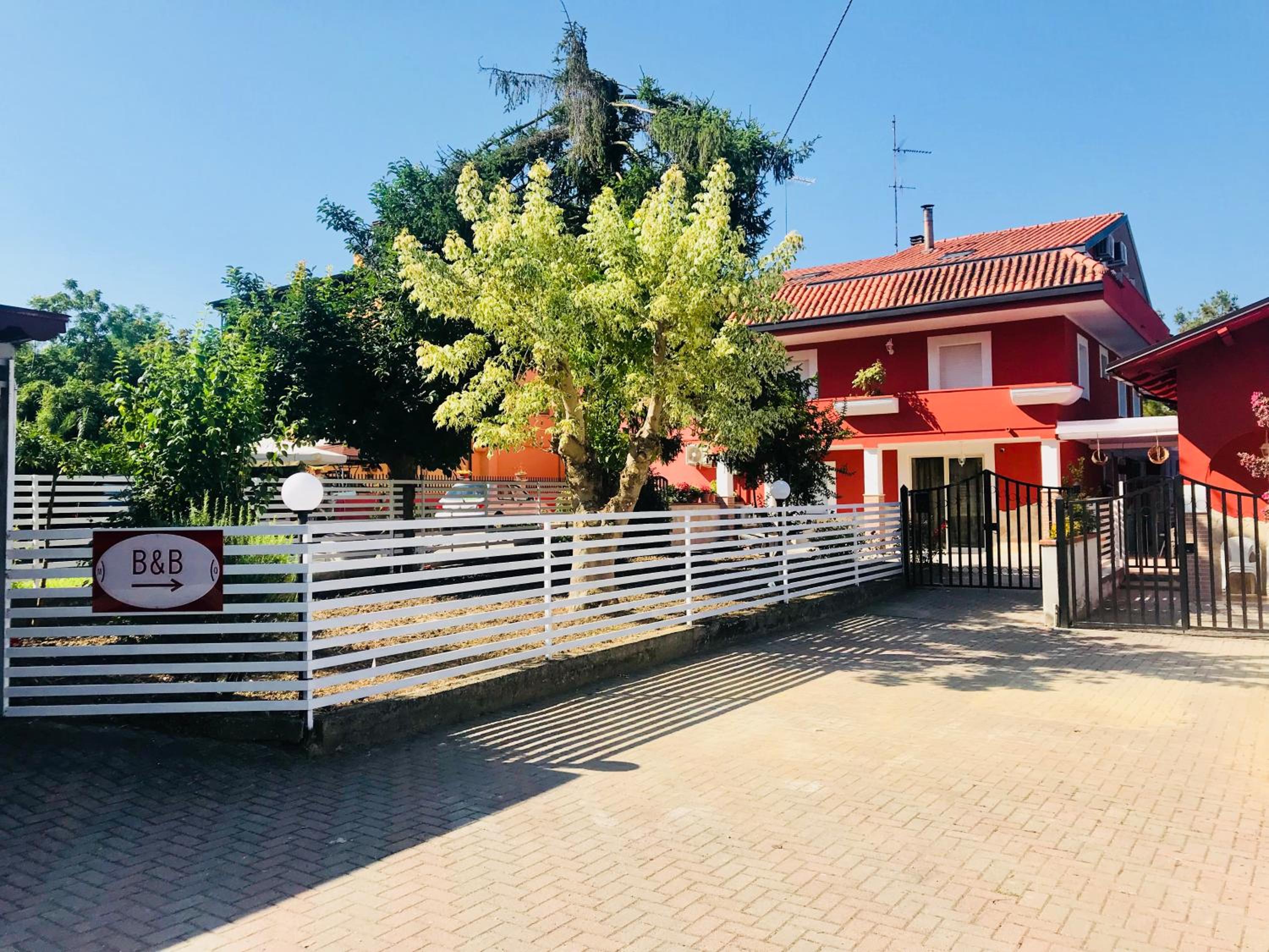 B&B Red Village view 4