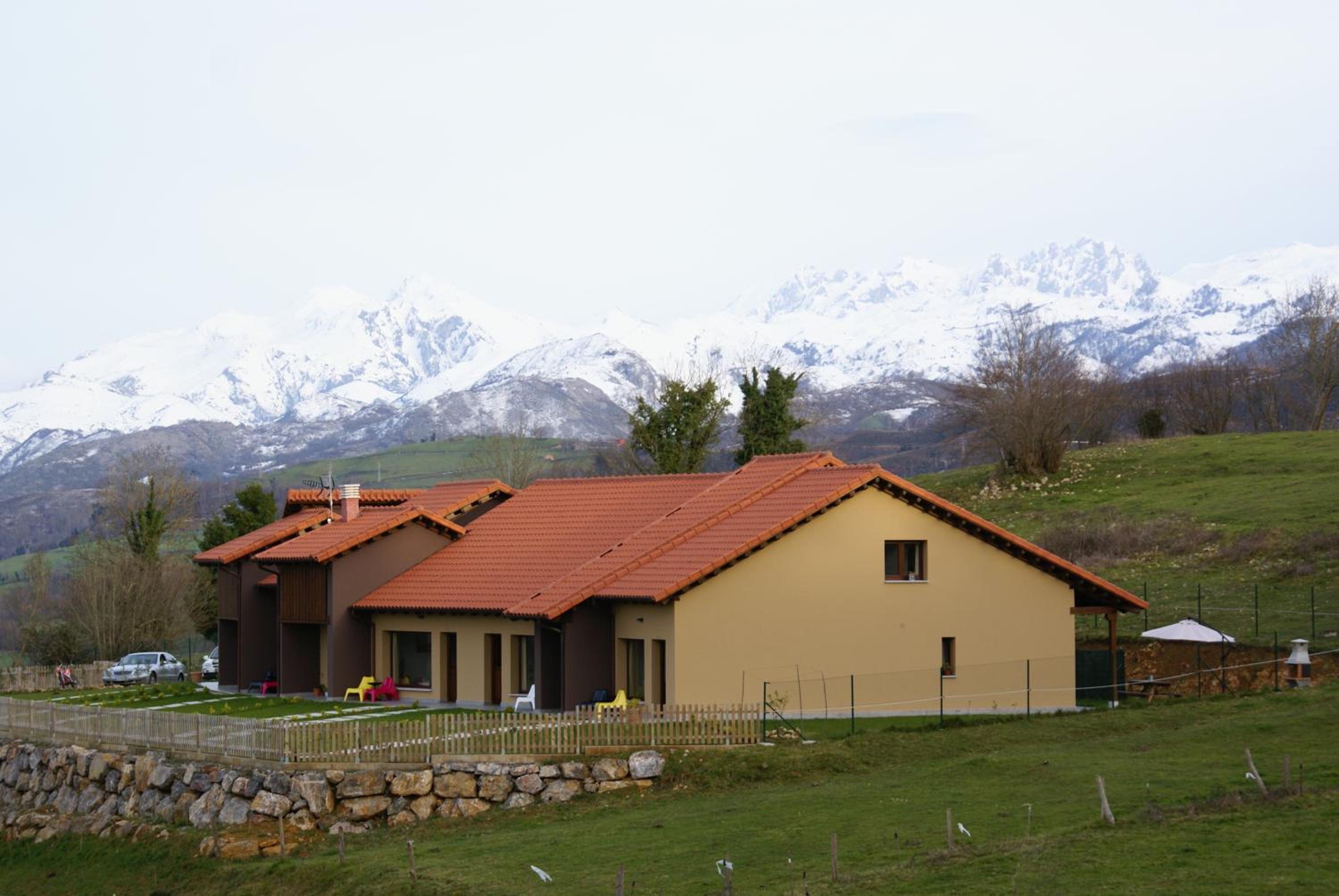Apartamentos La Senda view 3