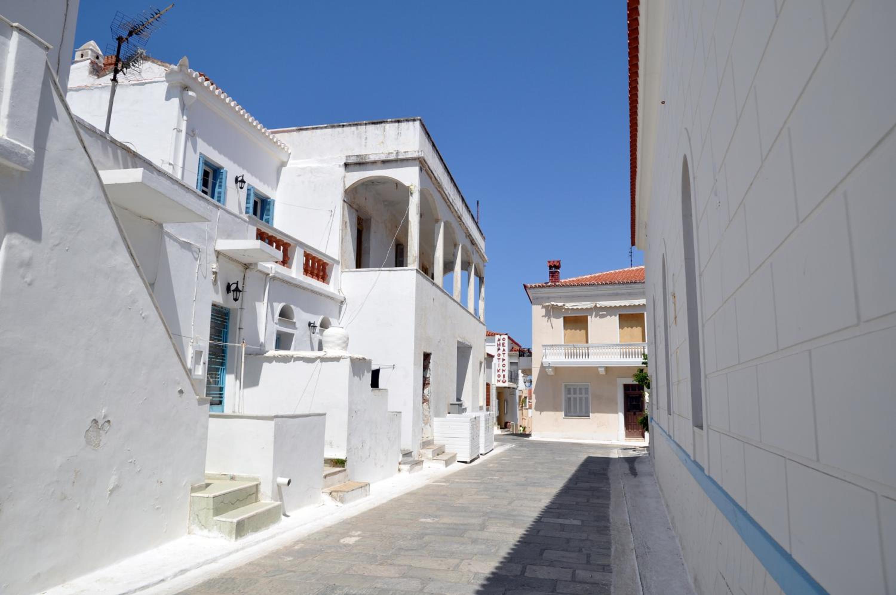 Neoclassical apartment, Central Chora Andros view 5