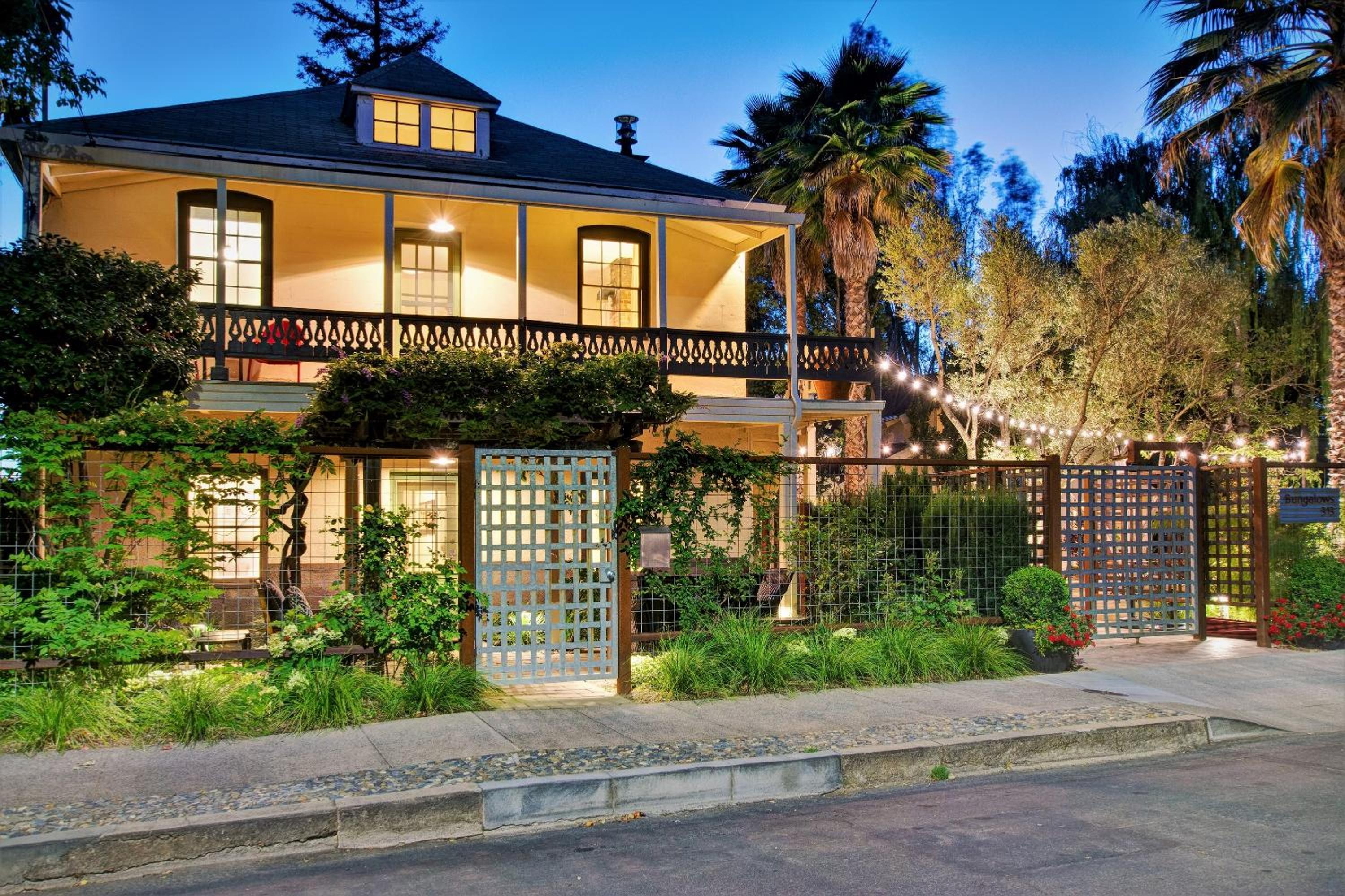 Hotel Bungalows 313 - Image 1