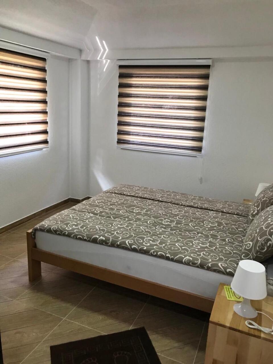 Becar Pyramid Rooms