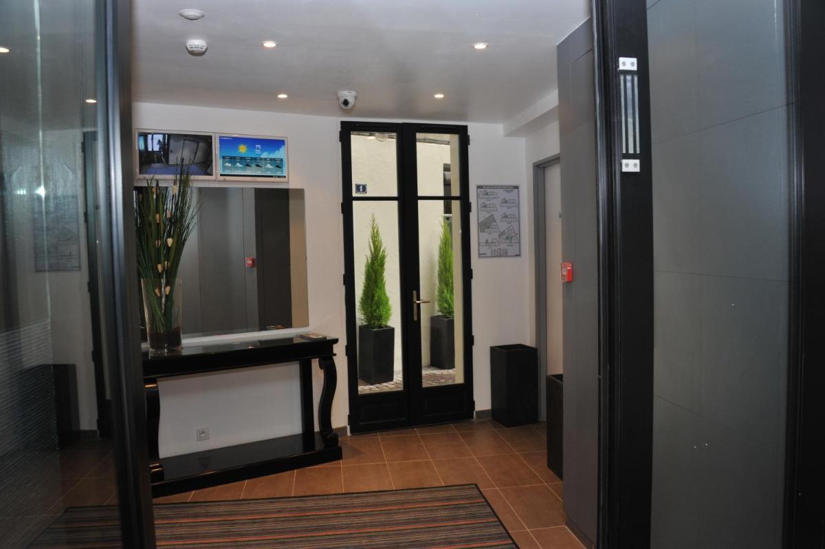 hotel reception
