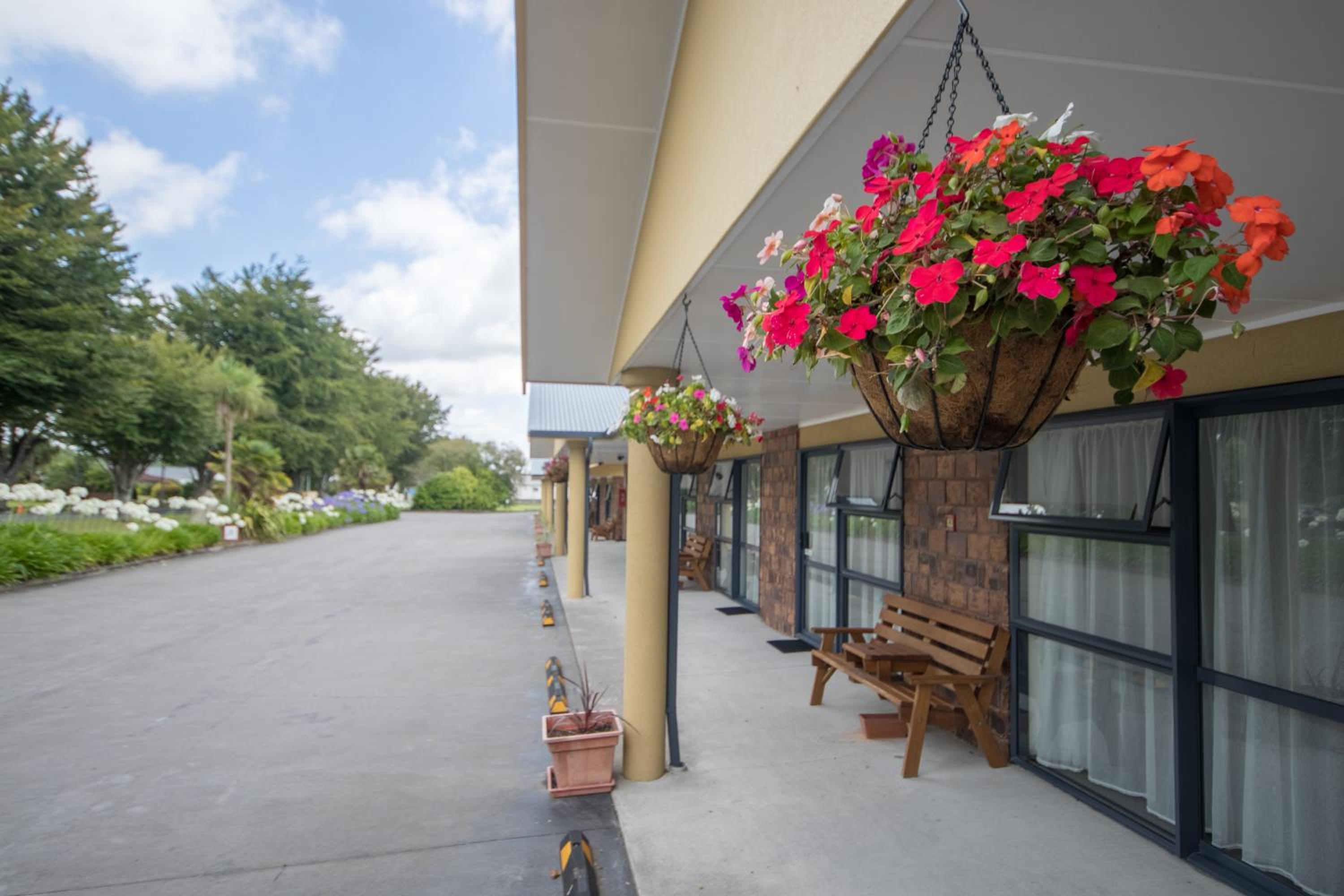 Antonio Mews Motel