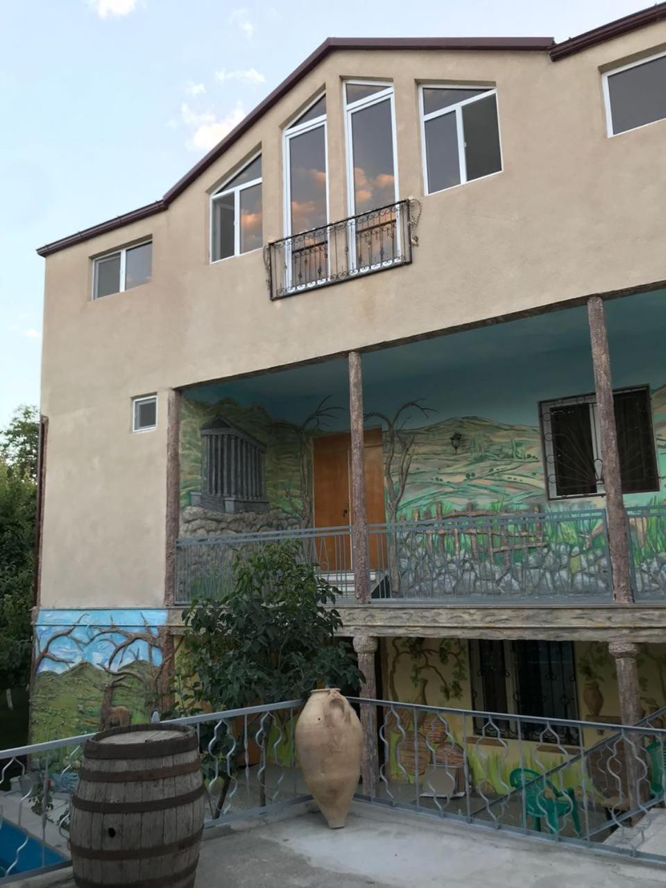COMMUNE hotel