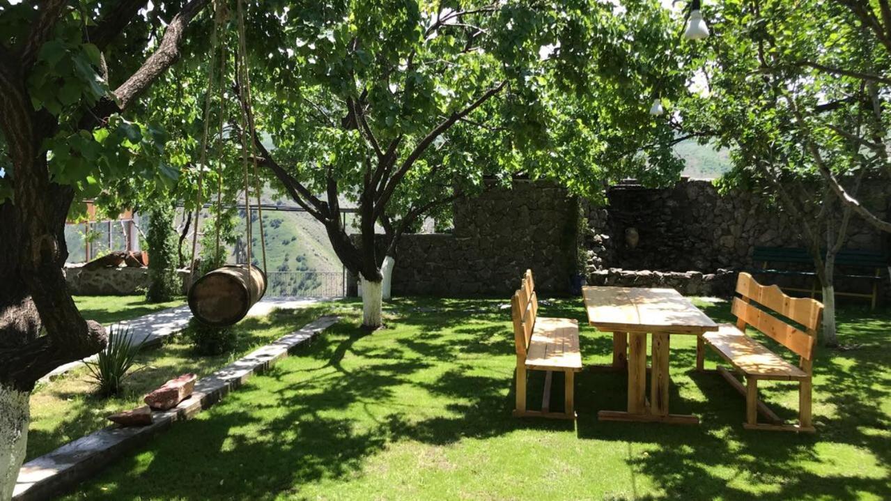 COMMUNE hotel