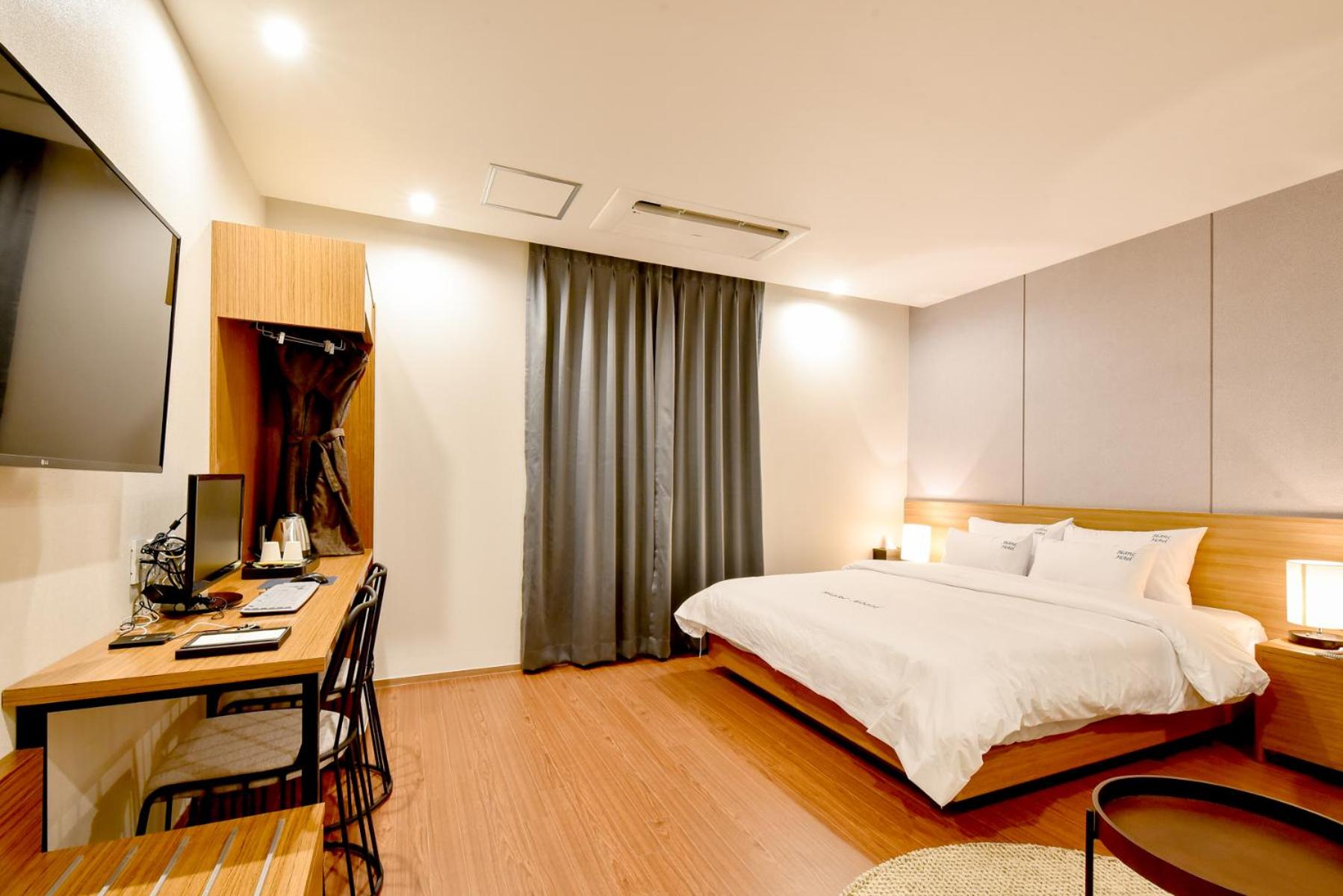 Blanc Business Hotel