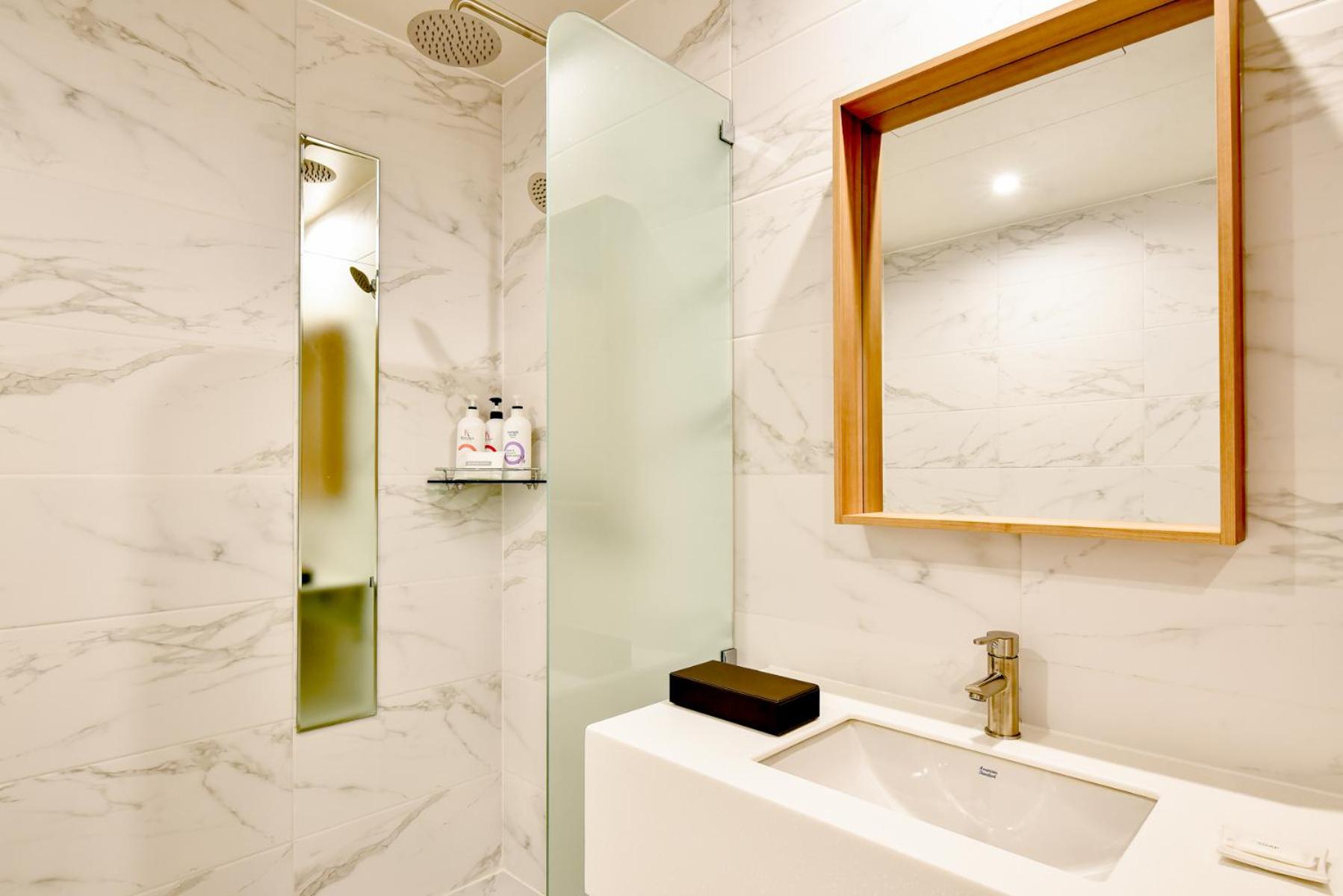 Blanc Business Hotel