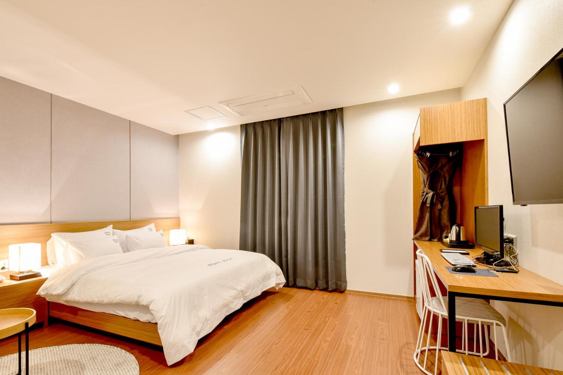 Blanc Business Hotel